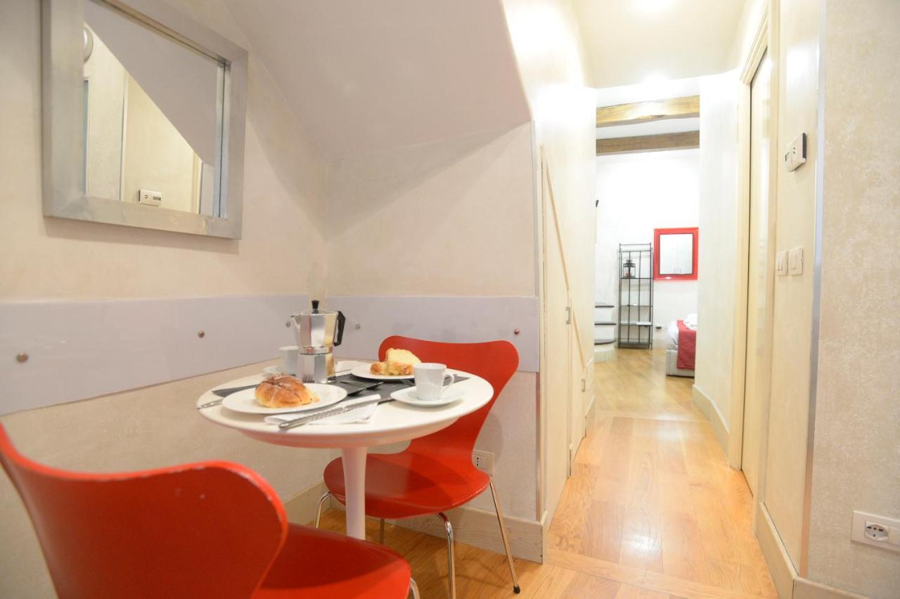 La Casa Degli Osti 1 - Piazza Navona Apartment Rome Bagian luar foto